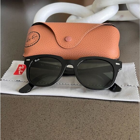 RAY-BAN RB2168 Classic Meteor Black Frame Green Lenses - Picture 1 of 9